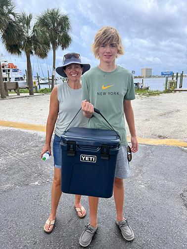 Picking up trash, helping the environment, helping the marine life, Making a difference, healthy mother nature, do your part, giving back, volunteering, Gulf Coast